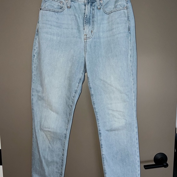 The Petite Curvy Perfect Vintage Jean in Fitzgerald Wash - Picture 9 of 11